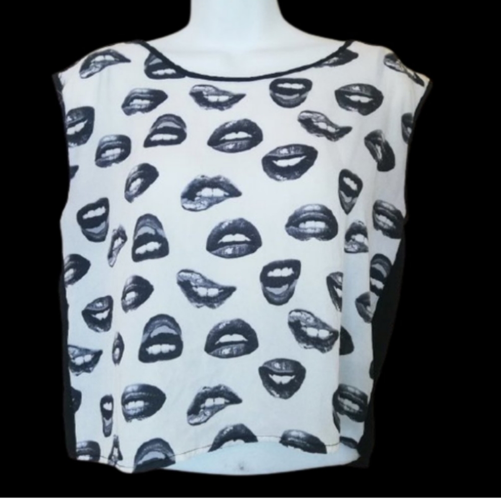 Sleeveless Chiffon "Lips" Top